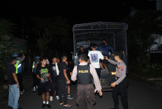 Tak Terdaftar Saat Datang ke Manahan, Ratusan Suporter Persik Kediri Dipulangkan