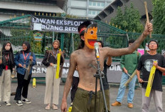 Jurnalis Semarang Desak Prabowo Minta Maaf soal 'Londo Ireng', Aksi Teatrikal Warnai Protes Kebebasan Pers