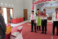 Dari Balik Jeruji, Napiter Ucap Janji Setia NKRI, Cium Merah Putih dan Teken Ikrar di Lapas Slawi Tegal