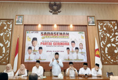 Manuver Gerindra Mengejutkan Jelang Lebaran,  Berikan Seragam Berlogo Garuda ke Bupati Jepara