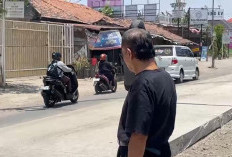 Sebulan Dibangun Belum Rampung, Jalan Depan Pasar Brayung Kudus Disorot