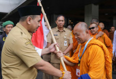 Bhikkhu Thudong Tiba di Semarang, Gus Yasin Sebut Simbol Toleransi Jelang Waisak 2026