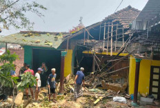 Kecelakaan di Jalan Sukolilo-Purwodadi Pati! Truk Hantam Pohon dan Rumah Warga, Satu Orang Meninggal Dunia
