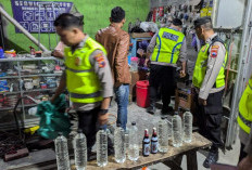 Aduan Warga Ditindak! Polsek Karanganyar Demak Sita 44 Botol Miras dan 3 Mesin Pres