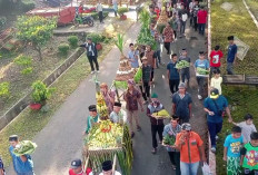 Ratusan Warga Semarang Arak Gunungan ke Goa Kreo, Monyet Turun Berebut Sesaji di Tradisi Nyadran Lebaran