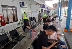 Libur Nataru, Petugas Gabungan Terus Pantau Keamanan Sejumlah Stasiun di Grobogan 
