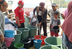 Warga Padasari Tegal Bertahan di Tengah Krisis Air Bersih
