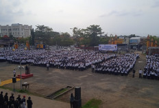 Bupati Batang Serahkan 2.818 SK PPPK Paruh Waktu, Bisa Jadi Penuh Waktu?