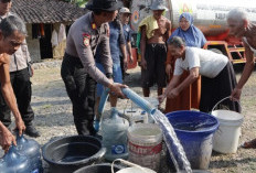 Sambut Hari Bhayangkara ke-80, Polres Grobogan Terjunkan AWC Salurkan Air Bersih ke Desa Dalingan