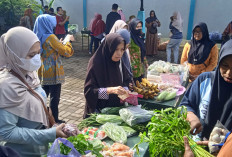 Senyum Ibu-Ibu Batang Sebelum Ramadhan Datang