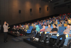 Penguatan Pendidikan Karakter, Polres Tegal Nobar Film “Cyberbullying”