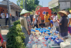 Sumur dan Sungai Kering, Ratusan Warga Suradadi Tegal Berebut Air Bersih