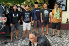 Diduga Bantu Tersangka Pencabulan Santriwati di Pati, Pria Berkaos Putih Bantah Terlibat Kaburnya Kyai Cabul