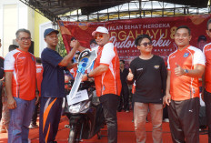 Bahtiar Yusuf Bawa Pulang Sepeda Motor dari Jalan Sehat HUT ke-81 RI Kota Tegal