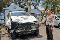 Fortuner Maut Hantam Pikap dan Motor di Pati, 1 Orang Meninggal Dunia 