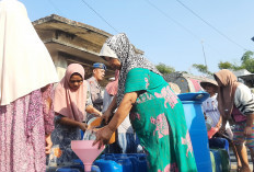 Atasi Kekeringan, Polres Rembang dan IJTI Salurkan 50.000 Liter Air Bersih di Pamotan