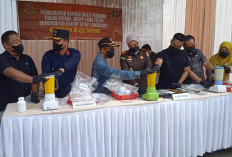 Kejari Batang Musnahkan 557 Barang Bukti, Termasuk 14.865 Butir Obat hingga Sabu