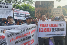 Padati Pengadilan Tipikor Semarang, Ratusan Pendukung Tuntut Mantan Bupati Pati Sudewo Dibebaskan