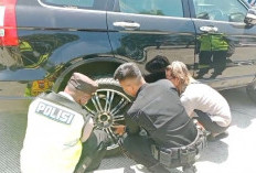 Pemudik Apresiasi Bantuan Polisi Saat Alami Ban Pecah di Tol