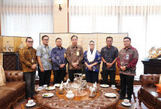 Wujud Sinergi, Bank Mandiri Taspen & PT Taspen Serahkan Hak Pensiun dan Santunan Kematian Rahmad Gobel
