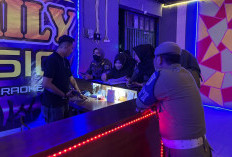Tujuh Karaoke Tutup saat Disisir, Satpol PP Demak Tetap Amankan Belasan Botol Miras