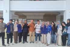 Sepuluh Mahasiswa UMUS Brebes Selesaikan Magang Jurnalistik di Radar Tegal