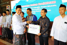 Lunasi Janji Kampanye Pilkada, Bupati Samani Tebar Anggaran Pulsa Listrik dan Pengelola Tempat Ibadah di Kudus