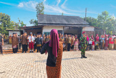 Upacara HUT ke-81 RI di Kampung Puntan Semarang Tampil Beda, Warga Sulap Limbah Plastik Jadi Kostum Adat