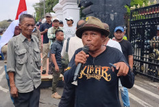 Ratusan Massa GMPP Serbu Pendopo Pati Bawa 8 Tuntutan