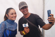 Pertama Kali ke Batang, Siti Badriah Terharu Penonton Hafal Lagu-Lagunya