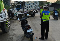 Kurang Konsentrasi, Supir Truk Diesel Tabrak Tronton yang Parkir di Bahu Jalan