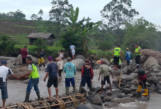 Polres Tegal dan Warga Berkolaborasi Pasang Bronjong Sungai Pedes