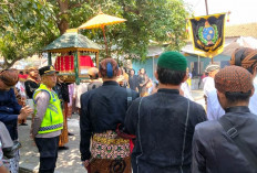 Upacara Adat Wilujengan Ganti Langse Makam Amangkurat di Adiwerna Tegal Dijaga Ketat Polisi