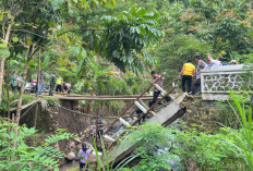 Jembatan Desa Klumpit Pati Ambrol, Ratusan Warga Nyaris Terisolir