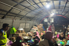 Polres Tegal Hadir Tengah Malam, Jaga Harapan Pengungsi Tanah Bergerak Padasari