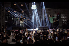 Enau 'Sesi Potret' Guncang Panggung Konser Musik Harkat Negeri Fest Vol. 1