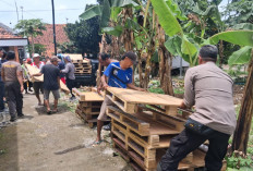 Puluhan Bangunan Terdampak Tanah Bergerak, Polres Dirikan Tenda Pengungsi di Desa Kajen Tegal