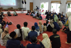 Momen Haru Ketika Warga Binaan Lapas Tegalandong Buka Puasa Bersama Istri dan Anaknya