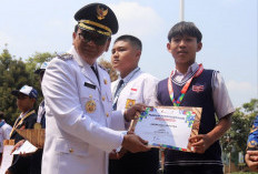 Safin Pati Bawa Pulang Gelar Dunia, Akbar Agil Saputra Terima Penghargaan di HUT Kemerdekaan