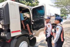 Truk Dilarang Parkir di U-Turn Pudak Payung Semarang, Dishub Soroti Blind Spot dan Risiko Kecelakaan