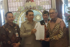 Penyerahan SK Menbud di Keraton Solo Sempat Terhenti Usai Interupsi Kerabat