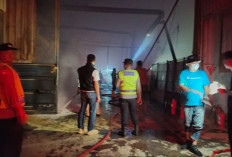 Kebakaran Gudang Produksi di Maribaya, Polres Tegal Sigap Lakukan Penanganan