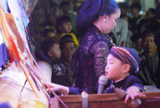 Tujuh Dalang Cilik Hipnotis Ribuan Peserta Wilujengan Nagari di Alun alun Jepara