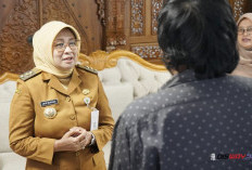 Bupati Lilis Terima Tino, Warga Kebumen Korban TPPO Kamboja: 15 Jam Kerja, Ditahan 8 Bulan