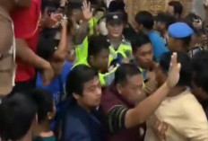 Asyik Mesum di Kamar Kos, Dua Pasangan Bukan Suami Istri Digrebek Warga Jepara