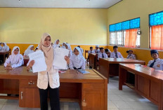 Mahasiswi KKN UMUS Brebes Genjot Literasi Siswa SMPN 1 Pagerbarang Lewat Pelatihan Menulis Cerpen
