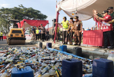 Polres Semarang Musnahkan 2.414 Botol Miras, 330 Liter Diantaranya Jenis Tuak   
