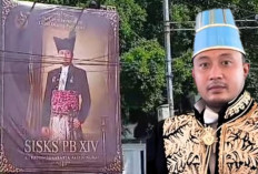 Baliho Bergambar PB XIV Hangabehi Bertebaran di Jawa Tengah Hingga Jawa Timur