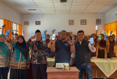 30 Siswa Perwakilan Ekskul dan Tim Jurnalistik SMP Negeri 11 Tegal Ikuti Pelatihan Mading Digital  