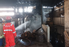 Knalpot Gas Bocor Picu Kebakaran Gudang Pengolahan Bulu Ayam di Kaliori Rembang